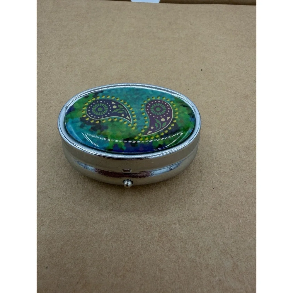 💡🌿 Decorative Light‑Up Pill Box | NOS | Green Paisley Design 🌿💡